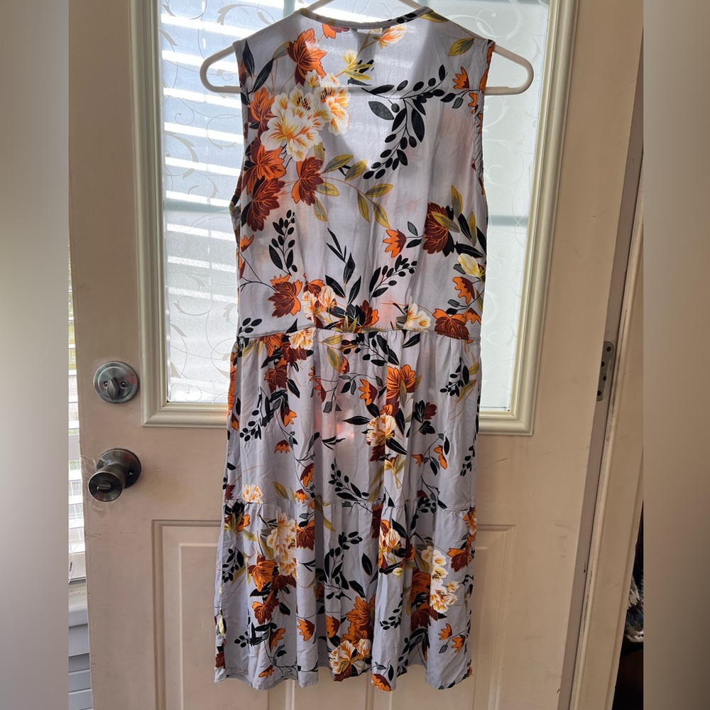 Millennium size M v neck button down tiered moody floral summer dress 💯 rayon.